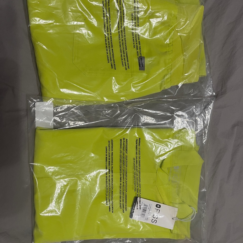 FIGS SCRUBS SET